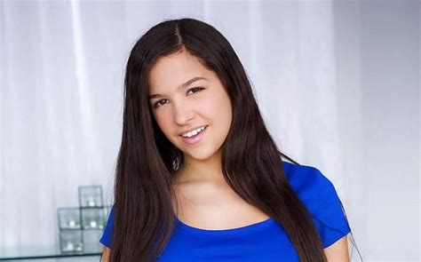 Annika Eve in .